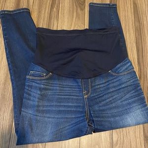 Liz Lange Maternity skinny jeans Medium